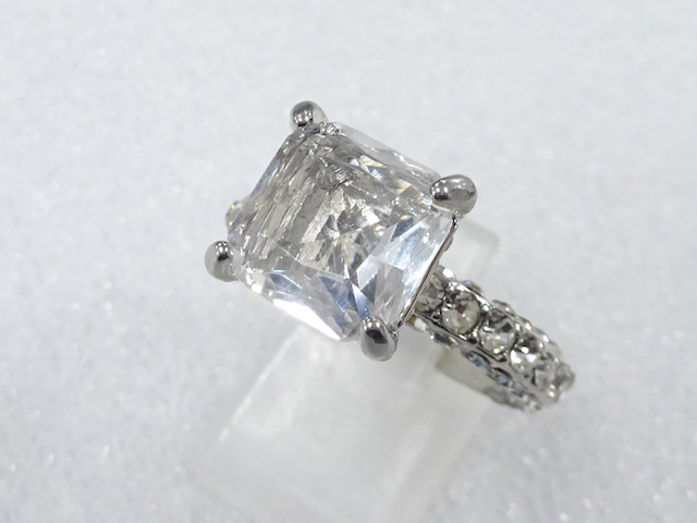 クリスタル　指輪(18号)